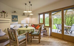 Apartment | Dining - Residence in Kaltenbach Near ski Lifts (Kaltenbach)