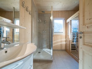 Chalet | Bathroom - Luxurious Chalet Near Ski Area in Murau (Murau)
