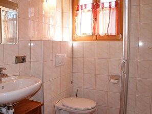 Apartment | Bathroom - Chalet in Sankt Gallenkirch Near Ski Bus (Sankt Gallenkirch)