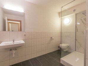 Apartment | Badezimmer | Dusche
