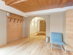 4 Schlafzimmer, individuell eingerichtet, Bettwäsche