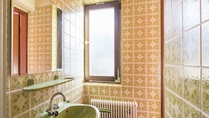 Apartment | Bathroom | Towels