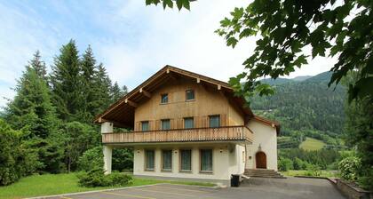 Beautiful, Very Spacious Holiday Home in the Hohe Tauern National Park in Carinthia