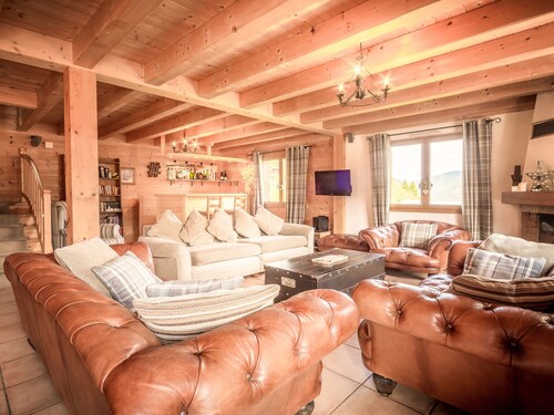 Luxury Holiday Home in La Côte-d'arbroz With Sauna