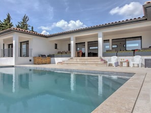 Exterior - Modern Villa in Azille With Private Pool and Jacuzzi (Azille)