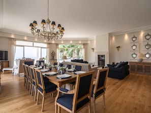 Dining - Luxurious Villa in Cannes With Private Swimming Pool (Cannes)