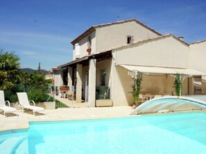 Outdoor pool - Charming Holiday Home in Oraison With Private Pool (Oraison)