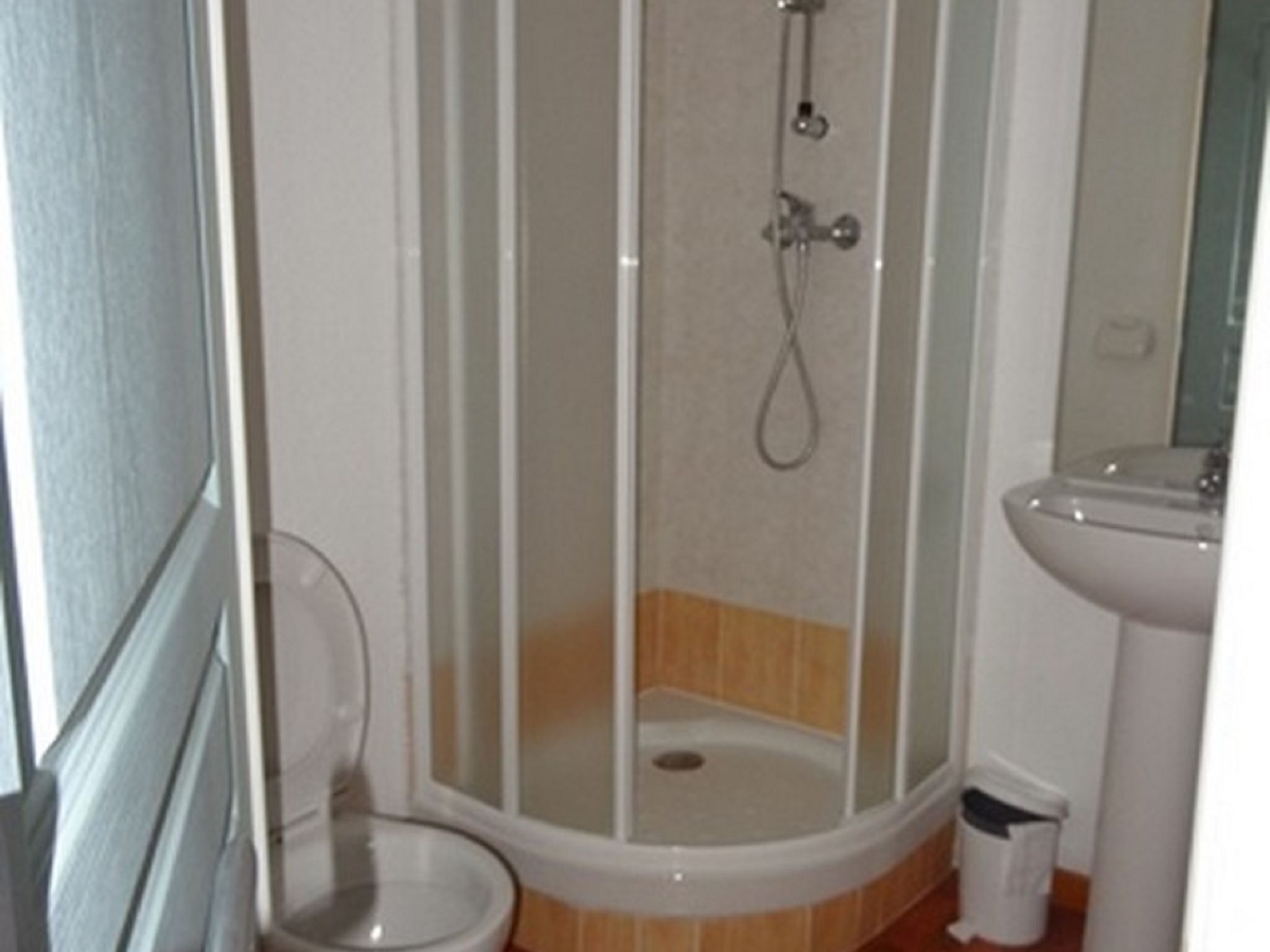 Apartment | Bathroom | Bathtub