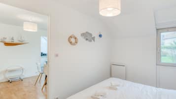 1 bedroom, individually furnished, iron/ironing board