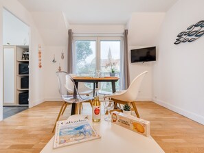 Apartment | Living room - Apartment in Port-en-bessin Near Seashore (Port-en-Bessin-Huppain)