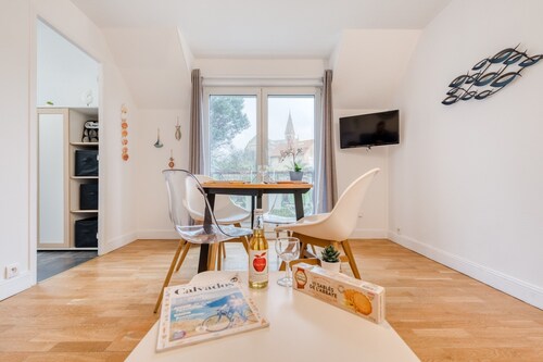 Apartment in Port-en-bessin Near Seashore