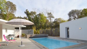 Outdoor pool - Villa With High-end Kitchen, Jacuzzi & Pool in Longeville sur mer (Longeville-sur-Mer)