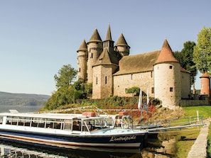 Exterior - Peaceful Holiday Home in Bort-les-orgues Near the River (Bort-les-Orgues)