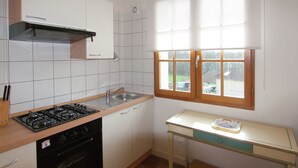 Cottage | Private kitchen - Cozy Cottage in Roussines, Dordogne (Roussines)