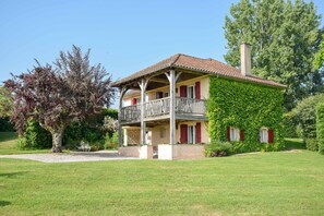 Exterior - Holiday Home in Dordogne Estate (Saint-Medard-d'Excideuil)