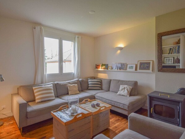 Living room - Holiday Home in Dordogne Estate (Saint-Medard-d'Excideuil)