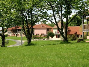 Exterior - Holiday Home in Dordogne Estate (Saint-Medard-d'Excideuil)