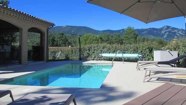 Outdoor pool - Beautiful, Comfortable Villa With Private Pool, 1 km From the Picturesque Jaujac (Jaujac)