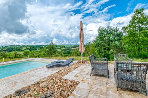 Villa in Aquitaine With Pool & BBQ