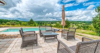 Villa in Aquitaine With Pool & BBQ