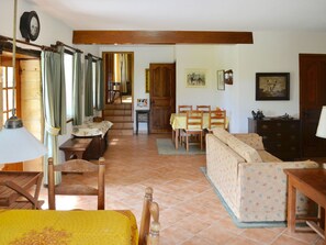 Dining - Captivating Holiday Home in Tamniès With Swimming Pool (Tamnies)