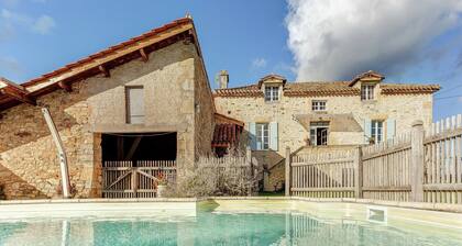 Rustic Retreat for Families