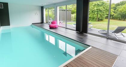Welcoming Villa in Fouesnant With Swimming Pool