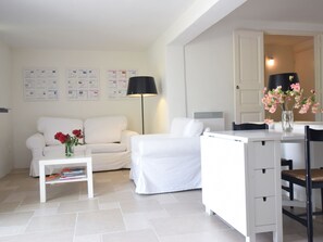 Apartment | Living room - Modern Terrace Stay Montbrun (Montbrun-les-Bains)