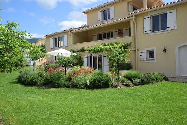 Modern Terrace Stay Montbrun - Montbrun-les-Bains