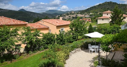 Modern Terrace Stay Montbrun