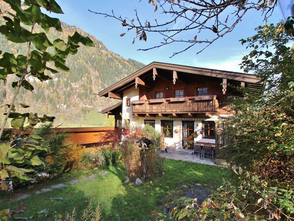 Exterior - Spacious Holiday Home in Rauris With Terrace and Ski Storage (Rauris)