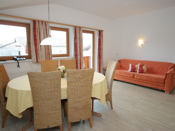 Apartment | Dining