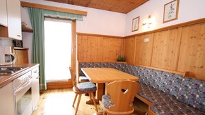 Dining - Spacious Holiday Home in Dorfgastein With Mountain View (Dorfgastein)