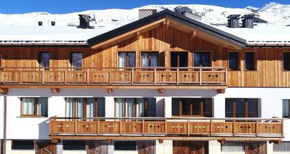 Chalet in Les Menuires by Ski Piste