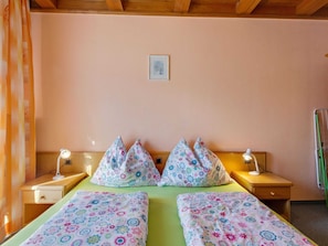 Apartment | 1 bedroom, individually furnished, bed sheets