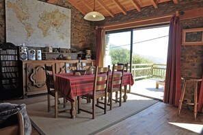 House | Living room - Villa in Ayguatebia-talau With Garden & BBQ (Ayguatebia-Talau)