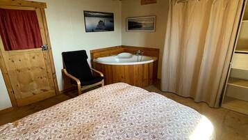 House | 3 bedrooms, bed sheets