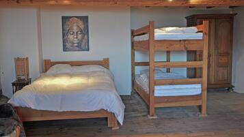 3 bedrooms, bed sheets