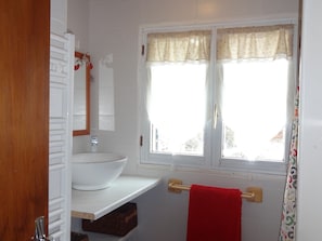 Bathroom - Cozy Chalet Near Ski Lift in Modane France (Modane)