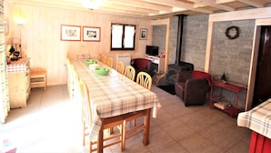 Dining - Cozy Chalet Near Ski Lift in Modane France (Modane)