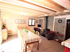 Dining - Cozy Chalet Near Ski Lift in Modane France (Modane)