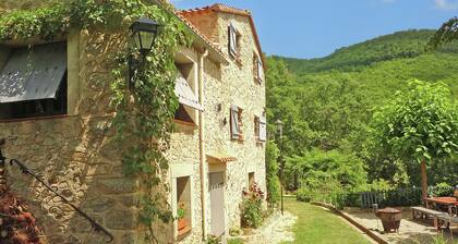 Attractive Holiday Home in La Forge del Mitg With Garden