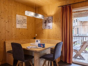 Chalet | Ruokailu