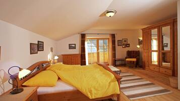 House | 6 bedrooms, individually furnished, bed sheets