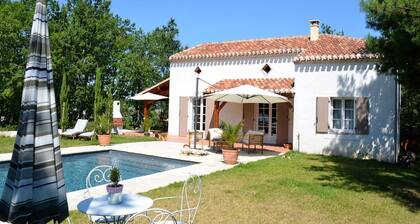 Holiday Home Montaigu-de-quercy Lake