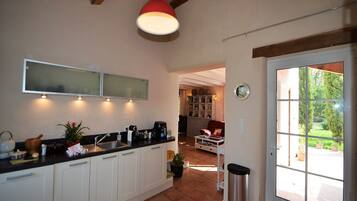 Rumah | Dapur pribadi | Lemari es