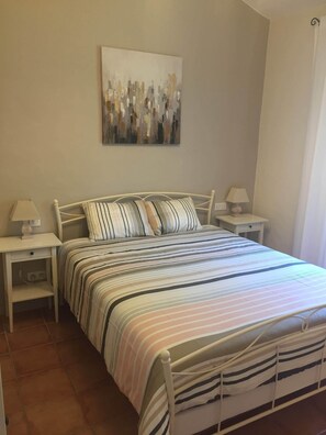 2 bedrooms, individually furnished, bed sheets - Holiday Home Montaigu-de-quercy Lake (Montaigu-de-Quercy)