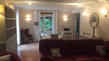 House | Living room