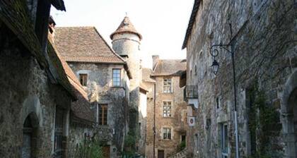 Holiday Home Montaigu-de-quercy Lake