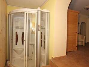 Bathroom - Quaint Apartment in Langenfeld With Sauna (Laengenfeld)